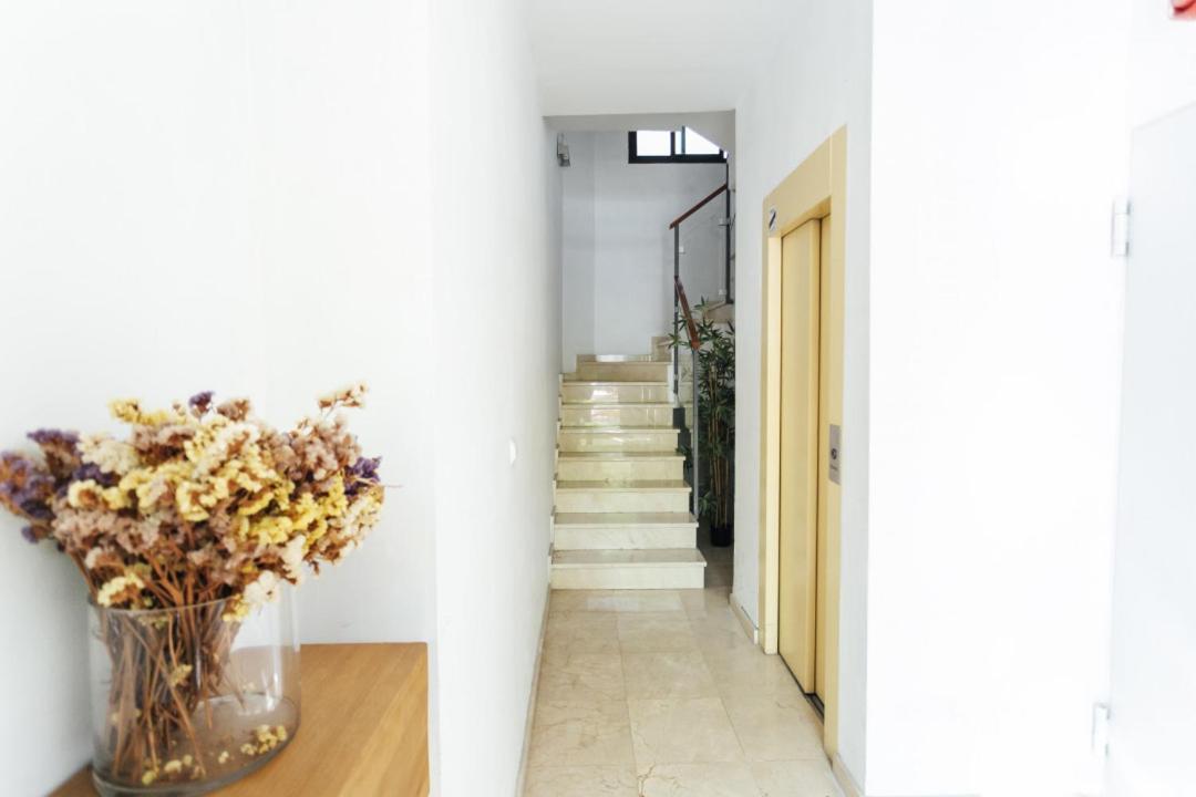 Minty Stay 3Bd Apartment - Triana Seville Luaran gambar