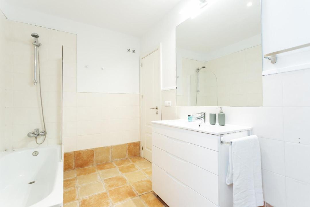 Minty Stay 3Bd Apartment - Triana Seville Luaran gambar