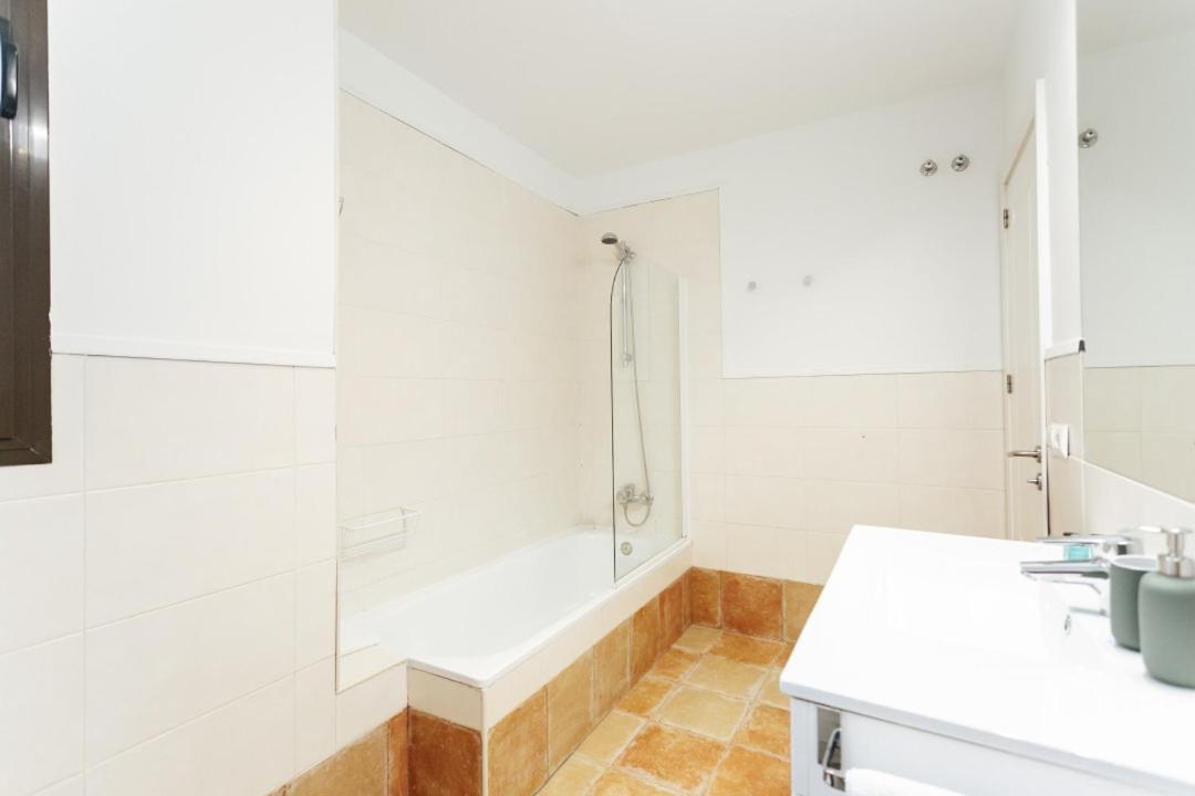 Minty Stay 3Bd Apartment - Triana Seville Luaran gambar
