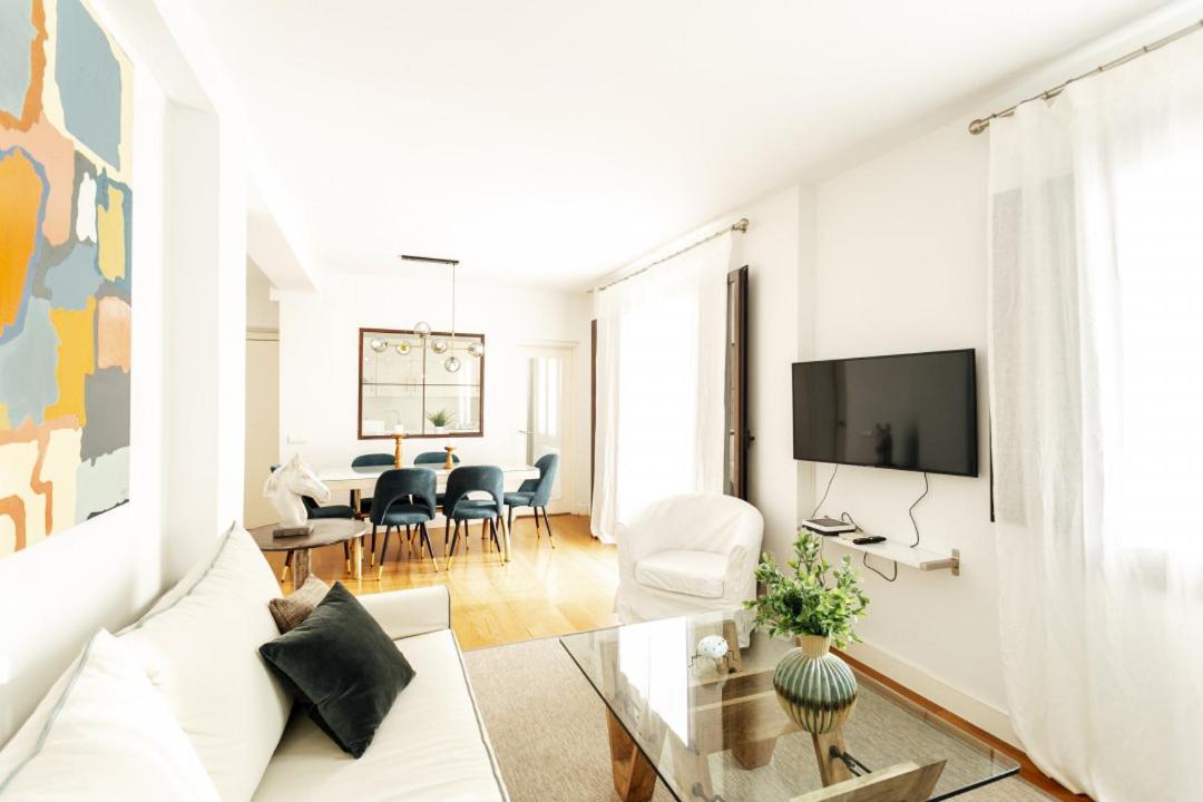 Minty Stay 3Bd Apartment - Triana Seville Luaran gambar