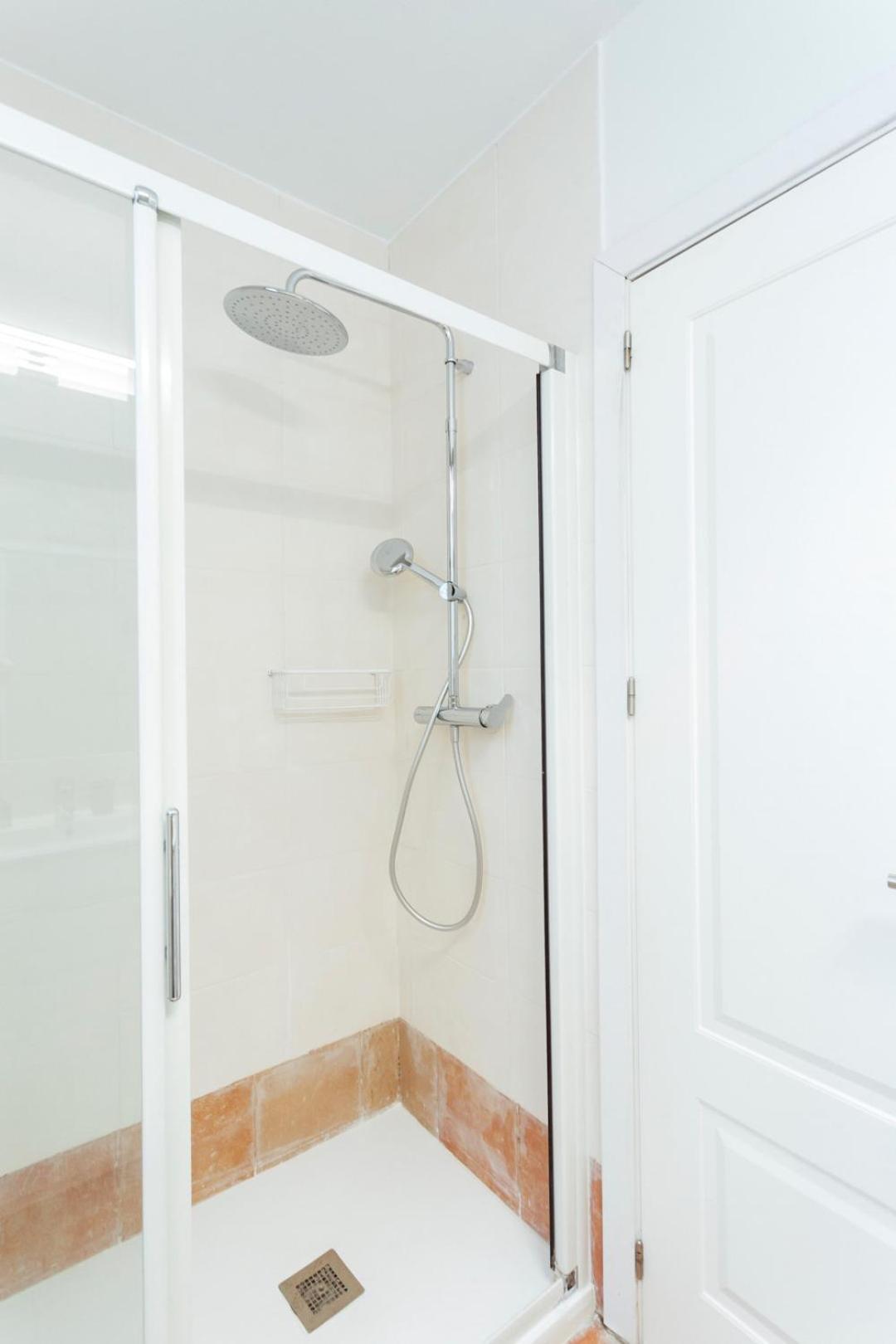 Minty Stay 3Bd Apartment - Triana Seville Luaran gambar