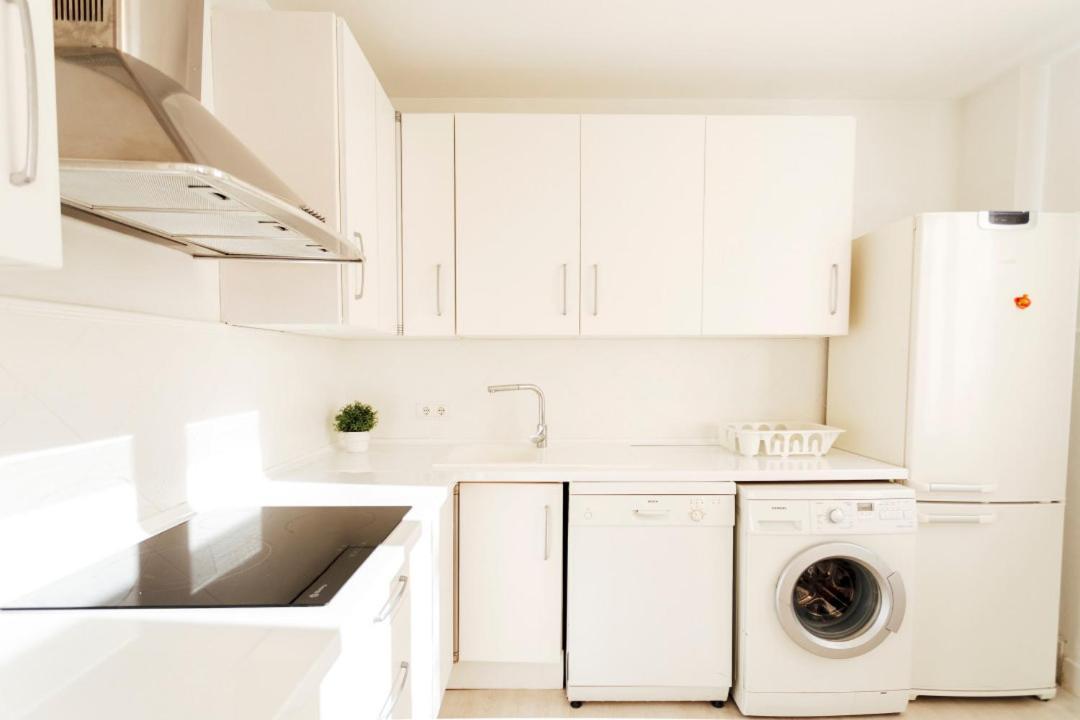 Minty Stay 3Bd Apartment - Triana Seville Luaran gambar